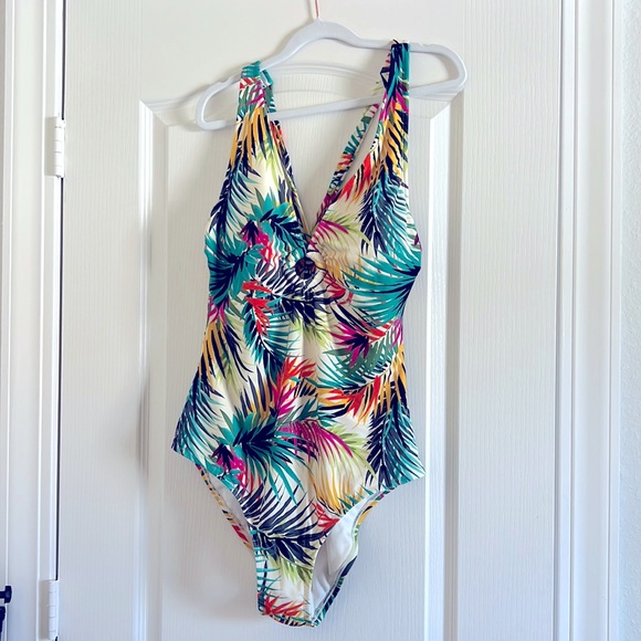 📦 Plunge Ring Detail One Piece Swimsuit - Shade & Shore™ Multi Tropical Print - Picture 3 of 8